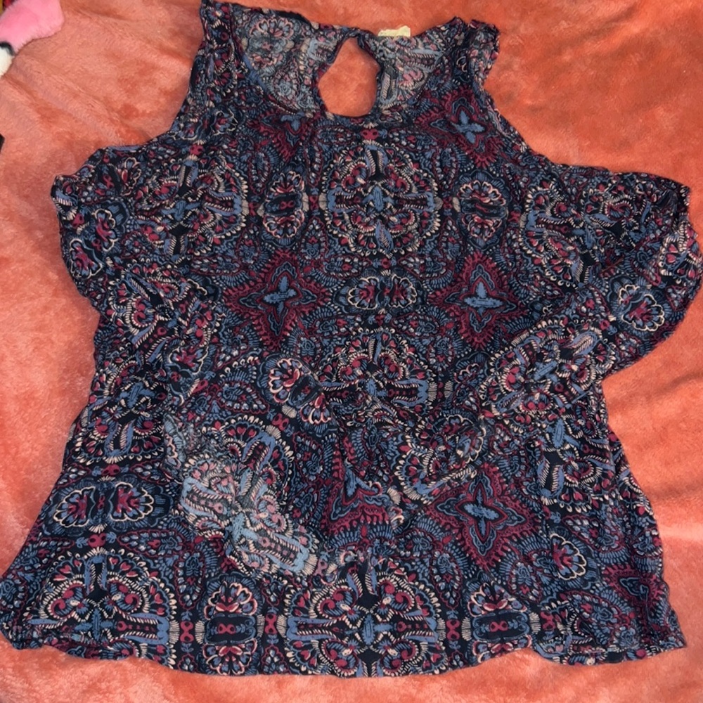 Holllsister top